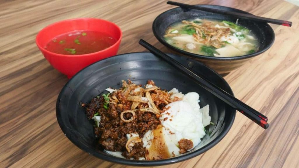 Hui Wei Chilli Ban Mian - Handmade Noodles With Fiery Chilli at Geylang  Bahru - Miss Tam Chiak